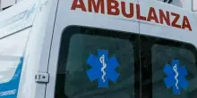 Travolta da un'auto mentre attraversa sulle strisce, grave 15enne: portata in elisoccorso in ospedale, è stata operata alla testa