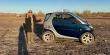 «Volevo andare in pensione il prima possibile e per risparmiare sono andata a vivere nella mia Smart: ecco come funziona»