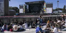 Concertone, giovane molestata da tre ragazzi mentre era in fila: arrestati per violenza sessuale