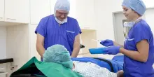 «Signora venga in ospedale, suo padre è morto», la telefonata choc dei medici (ma era stato dimesso)