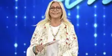 Mara Venier saluta i telespettatori di Domenica In: «Lo faccio oggi perché la settimana prossima mi commuovo». L'imprevisto in studio