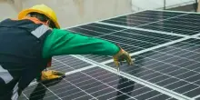 Operaio muore folgorato da una scarica elettrica mentre lavora su un impianto fotovoltaico: è la terza vittima in 24 ore