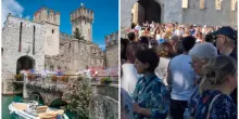 Sirmione presa d'assalto dai turisti: «Situazione insostenibile, da valutare l'introduzione del biglietto d'ingresso». Gli effetti dell'overtourism