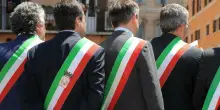 Stipendi dipendenti comunali, aumenti fino a 300 euro: ecco perché e da quando. Senato approva il decreto Pa