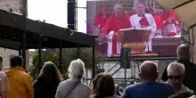 Papa eletto, chi è e quale nome ha scelto il nuovo Pontefice: l'annuncio dopo la fumata bianca