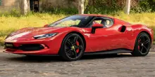 Casal di Principe, Ferrari rubata a Napoli ritrovata dai carabinieri