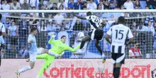 Lazio-Juventus 1-1, pagelle bianconere: Kolo Muani bomber vero (6,5), McKennie jolly (6,5). Kalulu, che errore (4)