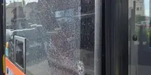 Pianura, lancio di pietre contro bus Anm: in frantumi un vetro
