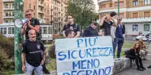 Presidio anti maranza a Milano: «Partiamo da Lambrate e ci riprendiamo l'Italia». In piazza 'patrioti' e tiktoker FOTO
