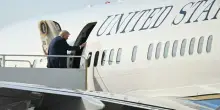Trump, dai reali del Qatar un Boeing 747-8 di lusso (da 400 milioni) in regalo. «Sarà il nuovo Air Force One»
