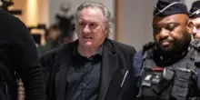 Depardieu condannato a 18 mesi per aggressione sessuale su due donne: gli abusi nel 2021 su un set