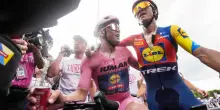Giro d'Italia 2025, Pedersen è inarrestabile: a Matera arriva il terzo successo in cinque tappe