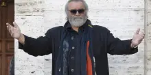 Diego Abatantuono: «Sommerso dai debiti, firmai un assegno da 17 milioni senza sapere perché. La vecchiaia? Una malattia»