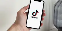 TikTok, dopo le 22 i "per te" scompaiono e scatta la «meditazione notturna». La nuova funzione automatica