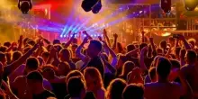 Aggressione in discoteca con spranghe e bastoni, la vendetta dopo la lite: due arresti