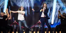Eurovision 2025, le pagelle della finale: Hunziker scintillante (9) Tommy Cash balla con una fan (10) Lussemburgo non convince (5)