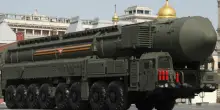 Russia, fallito il lancio del missile balistico Yars. «Qualcosa è andato storto». Il test prima delle telefonata con Trump