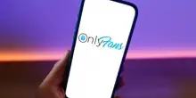 OnlyFans, vietati i contenuti erotici in Svezia: la protesta dei creator, i rischi e il precedente del 1999