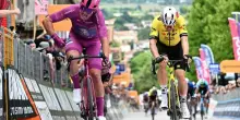 Giro d?Italia, Mads Pedersen trionfa a Vicenza: Del Toro resta in maglia rosa