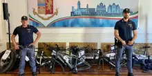 Bici rubate e smontate per un valore di 50mila euro: fermato un furgone diretto in Serbia, 52enne nei guai