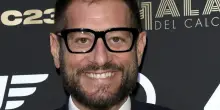 Enrico Papi, la lite con Ilary Blasi, la "caramella bianca" e il matrimonio fluido: «La fedeltà è sopravvalutata, Raffaella sa che sono attratto dalla bellezza»