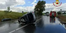 Roma, auto contro un albero sull'Ardeatina: un morto e quattro feriti gravi