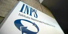 Via ai tre mesi di congedo parentale all?80%. Anziani, parte il bonus da 850 euro per i fragili