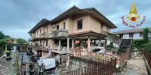 Bergamo, fuga di gas: esplode una villetta con all'interno una famiglia di 4 persone (messe in salvo). Ferita estratta da sotto le macerie