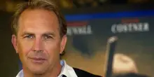 Kevin Costner denunciato dalla stunt (l'attrice Devyn LaBella): «Scena di stupro non prevista in Horizon»