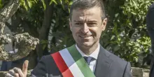 Appalti a Sorrento, si dimettono 11 consiglieri: di Bari nomina il commissario prefettizio
