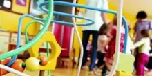 Maestro d'asilo abusa di nove bimbe durante le supplenze: condannato a 7 anni