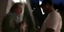 Delitto di Garlasco, Fabrizio Corona ed Ermanno Cappa insieme: lo strano incontro con il padre delle gemelle ripreso in un video
