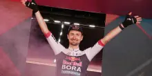 Giro d'Italia, Nico Denz e la fuga perfetta a Cesano Maderno. Giornata di "riposo" per i big, Ayuso steso da un'ape