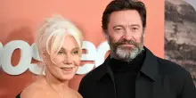 Hugh Jackman divorzia da Deborra-Lee Furness, risolta la questione del patrimonio da 340 milioni: «Lei è soddisfatta dell'assegno»