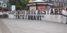 Atalanta, i tifosi scendono in piazza per Gasperini. Lo striscione: «Deve restare, fate i bravi»