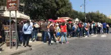 Scavi di Pompei, bus esce fuori strada e fa cadere una turista: portata in ospedale in codice verde