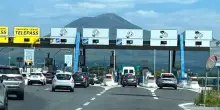 Castellammare: donna contromano in autostrada, soccorsa dalla polizia stradale