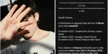Rkomi annulla il tour estivo, fan in ansia: «Stai bene?». Scontro con l?organizzazione dietro la scelta. Cosa succede