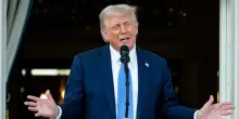 Trump, stop totale ai viaggi negli Stati Uniti da 12 Paesi. Le nazioni coinvolte, i precedenti e gli esclusi