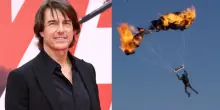 Tom Cruise entra nel Guinness World Records: «Si è lanciato16 volte da un elicottero con un paracadute in fiamme»
