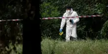 Roma, neonata trovata morta a villa Pamphilj. A pochi metri una donna senza vita: telecamere, Dna, sacco nero e il precedente. Chi sono le vittime e cosa non torna