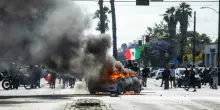 Los Angeles, manifestazioni contro i raid delle autorità per l'immigrazione. Trump invia la Guardia Nazionale
