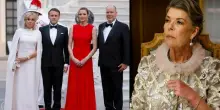 Brigitte Macron e Charlene di Monaco, i look (coordinati) in omaggio al Principato, la première dame in Dior, Carolina fedele a Chanel. E ci sono anche i principini