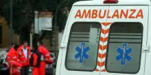 Strangola la moglie e tenta il suicidio: lei trovata morta in casa, il marito non è in pericolo di vita