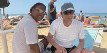 Vacanze, i vip del calcio in Puglia: Antonio Conte a Monopoli e Alex Del Piero a Savelletri, abbracci e selfie in spiaggia