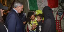 «Adam è salvo, grazie Italia»: il bambino sopravvissuto ai raid su Gaza ora è a Milano