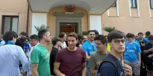 Calciomercato Napoli, visite mediche per Kevin De Bruyne: l'entusiasmo dei tifosi a Villa Stuart