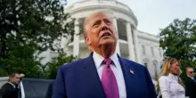 Trump abroga le norme sulle auto elettriche in California. L'annuncio della Casa Bianca, lo sato Usa fa causa
