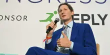 Stellantis, Elkann: «In Europa servono regole specifiche per fare auto piccole»