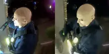 Vance Boelter, il killer di Minneapolis: «Potrei morire a breve». La foto con la maschera in lattice, l'Fbi offre ricompensa fino a 50.000 dollari